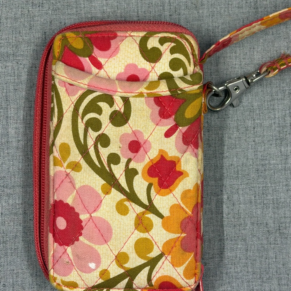 Vera Bradley Folkloric Retired Print Zip ID Wallet Wristlet Pink Floral Quilted